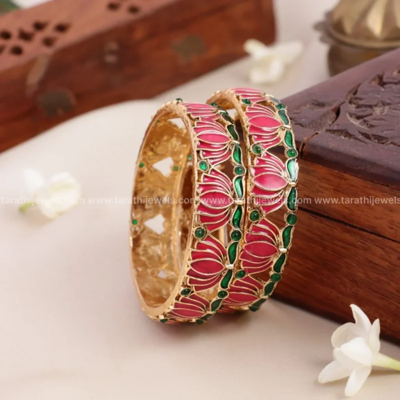 Lotus Bangle BA142