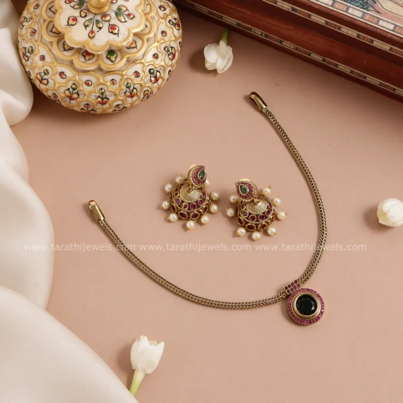 Harini Simple Choker Neckpiece CH356