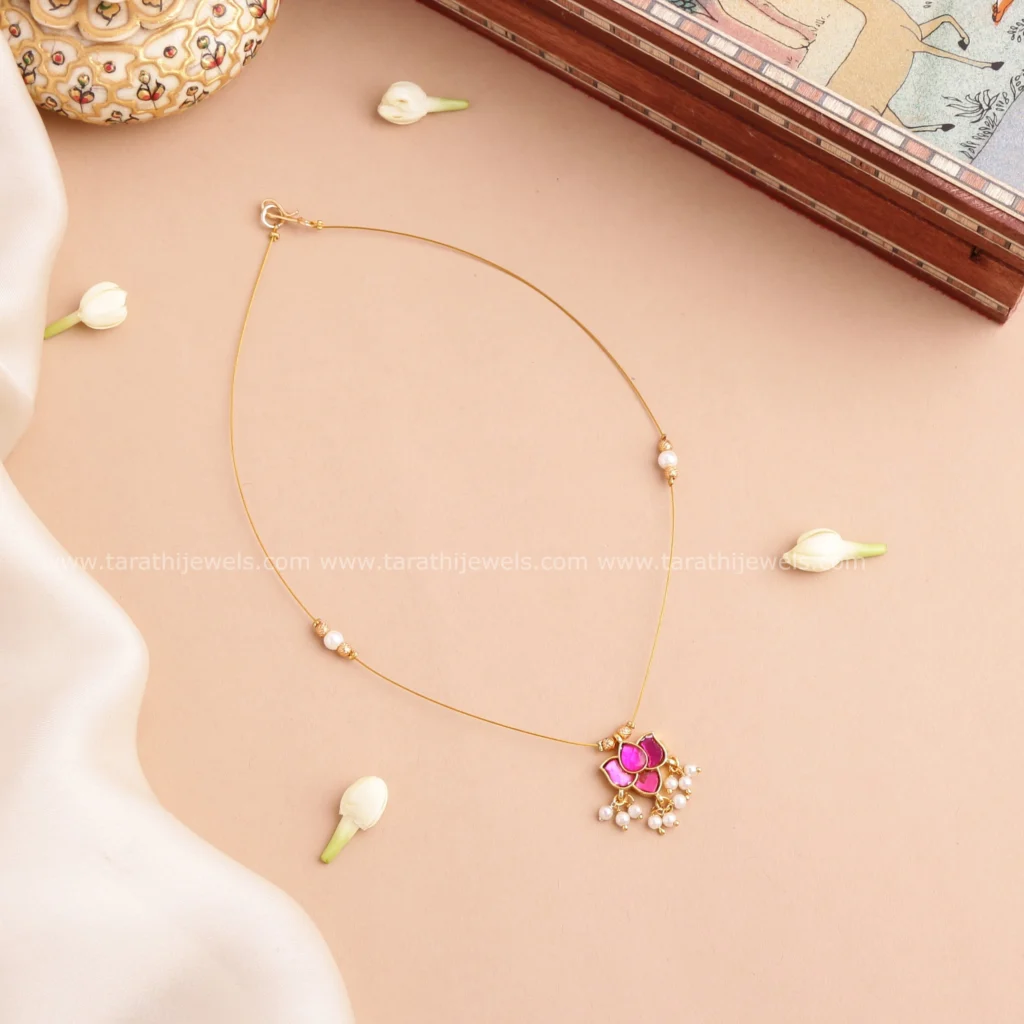 Simple Lotus Design Invisible Necklace N783